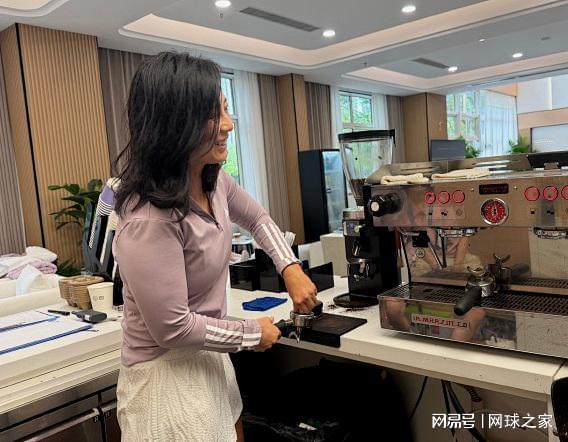 特立独行, 期待明年相, 德约科维奇