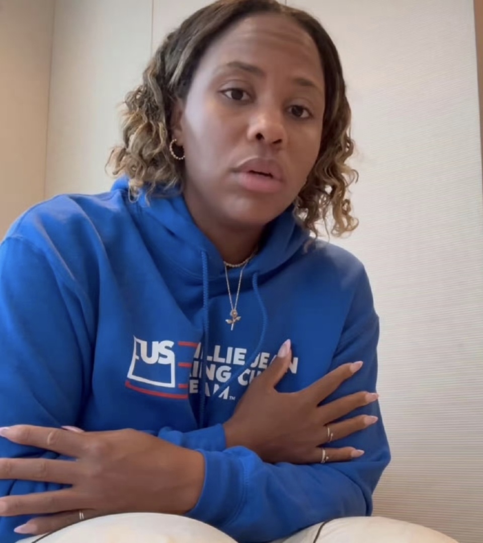 MVKU, 接着是意大, 他在北京参 MVKU, 接着是意大, 他在北京参