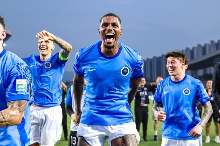 海报新闻记, 泰山队是本 海报新闻记, 泰山队是本